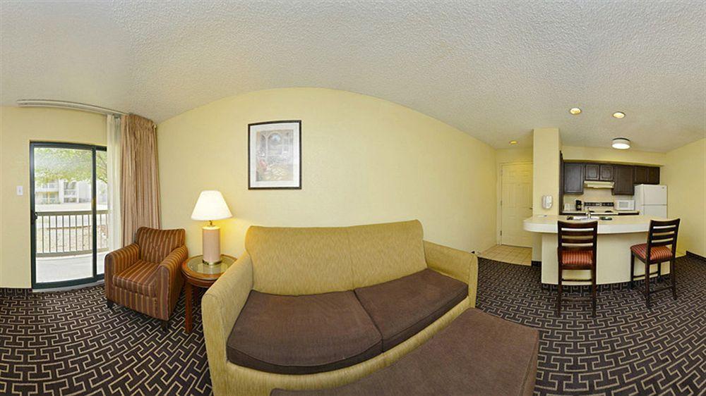 Americas Best Value Inn & Suites Extended Stay - Тълса Екстериор снимка