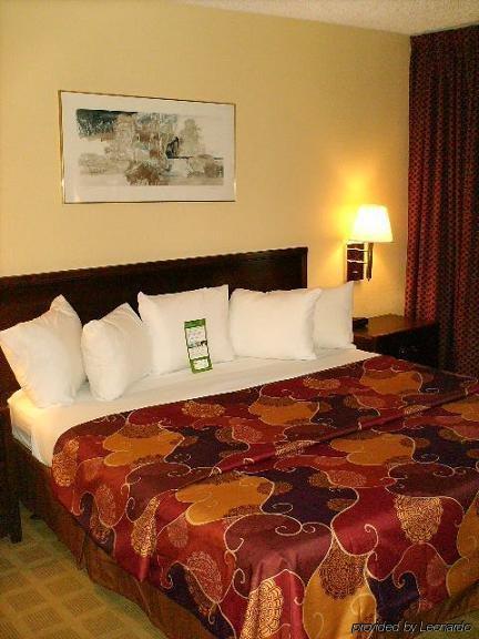 Americas Best Value Inn & Suites Extended Stay - Тълса Стая снимка