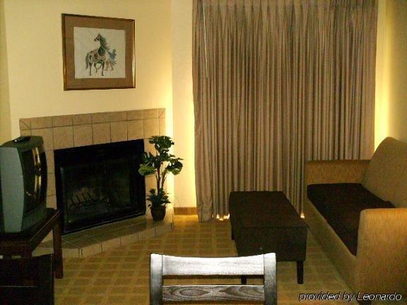 Americas Best Value Inn & Suites Extended Stay - Тълса Стая снимка