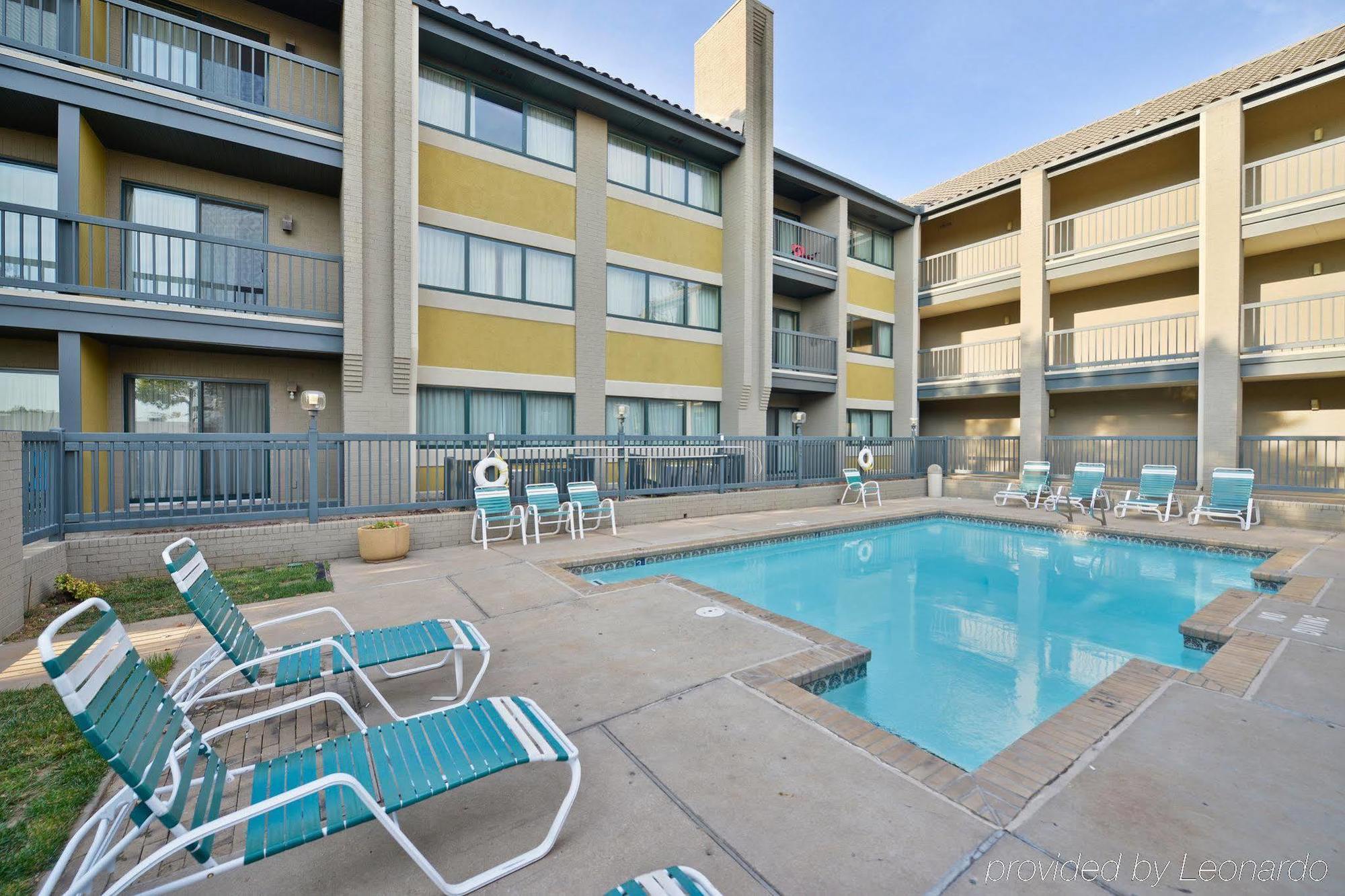 Americas Best Value Inn & Suites Extended Stay - Тълса Съоръжения снимка