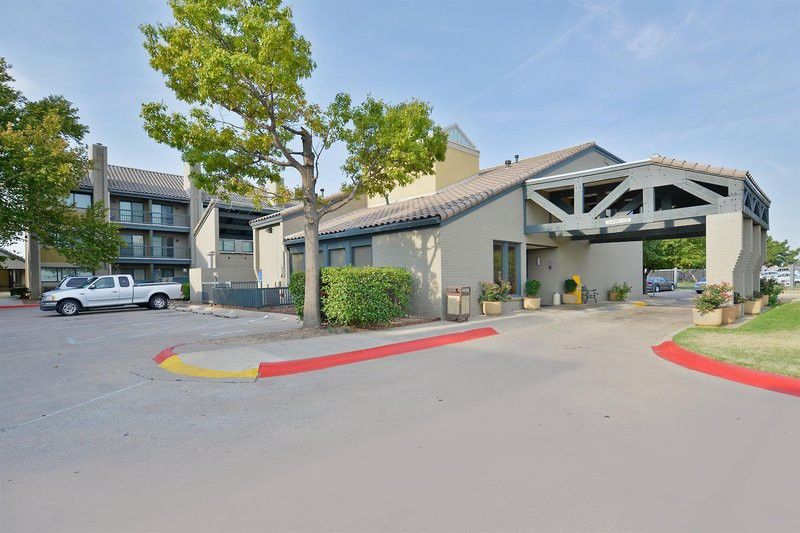 Americas Best Value Inn & Suites Extended Stay - Тълса Екстериор снимка